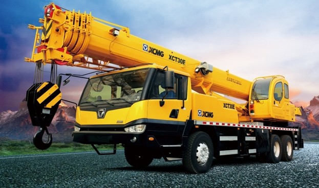Tree Equipment: Crane Truckrvice Equipment