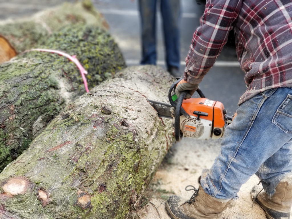 How to Fix a Chainsaw Oiler That Is Not Dispensing Oil