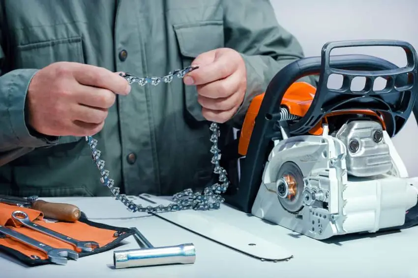Remove the chainsaw chain for proper cleaning